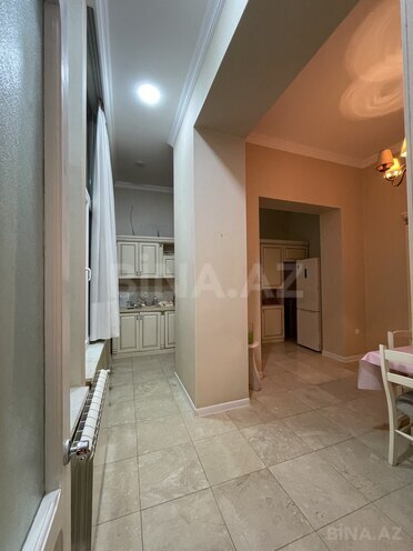 Satılır 4 otaqlı köhnə tikili 140 m², Sahil m., photo 11 from 19
