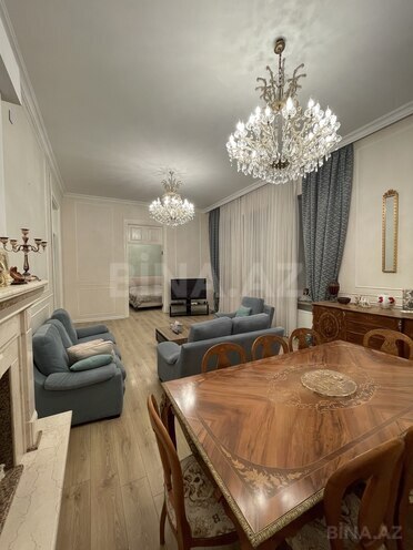 Satılır 4 otaqlı köhnə tikili 140 m², Sahil m., photo 3 from 19