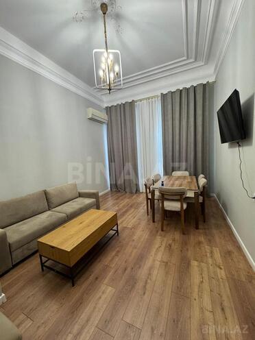 Сдаётся 2-комн. вторичка 57 м², м. Сахил, photo 1 from 16