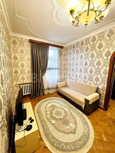 İcarəyə verilir 2 otaqlı köhnə tikili 60 m², 28 May m., photo 1 from 9