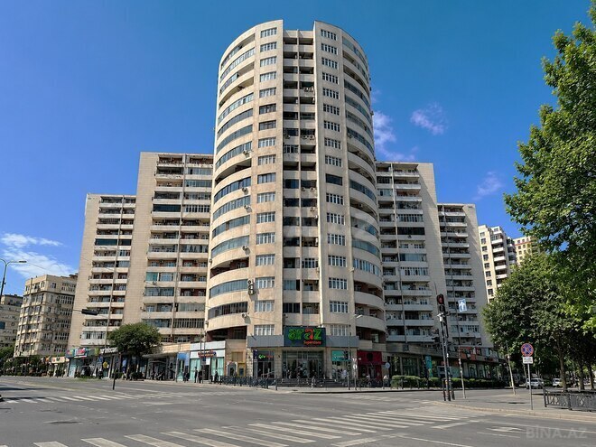 Продаётся 2-комн. новостройка 105 м², м. Элмляр Академиясы, photo 1 from 12