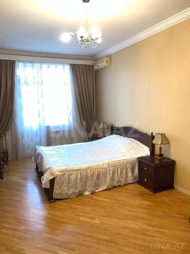 Сдаётся 3-комн. новостройка 150 м², м. Низами, photo 12 from 15