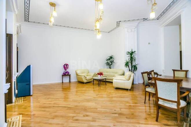 Satılır 4 otaqlı köhnə tikili 130 m², Sahil m., photo 3 from 13