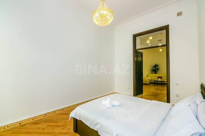 Satılır 4 otaqlı köhnə tikili 130 m², Sahil m., photo 9 from 13