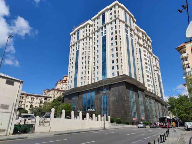 Сдаётся 4-комн. новостройка 170 м², м. Низами, photo 1 from 21