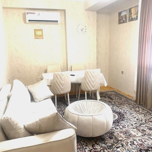 Сдается 2-комн. новостройка 80 м², м. Кара Караев, photo 1 from 15