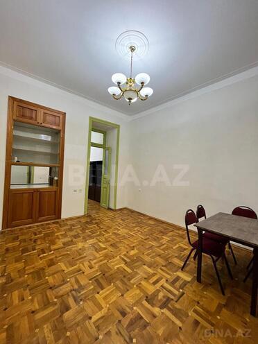 Сдаётся 2-комн. вторичка 60 м², м. Ичеришехер, photo 1 from 16