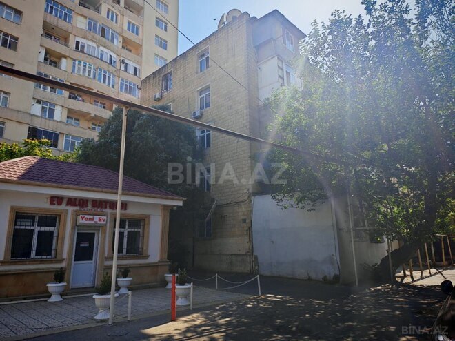 Satılır 1 otaqlı köhnə tikili 35 m², İnşaatçılar m., photo 1 from 9