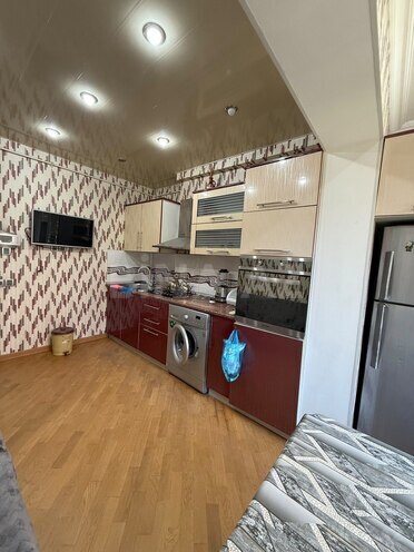 Продаётся 2-комн. вторичка 45 м², м. Иншаатчылар, photo 5 from 16