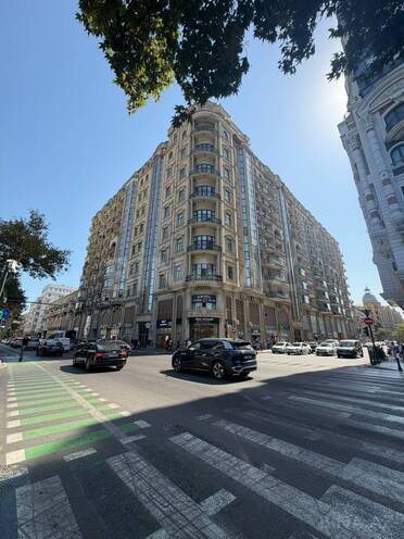 Продаётся 3-комн. новостройка 150 м², м. Сахил, photo 4 from 19