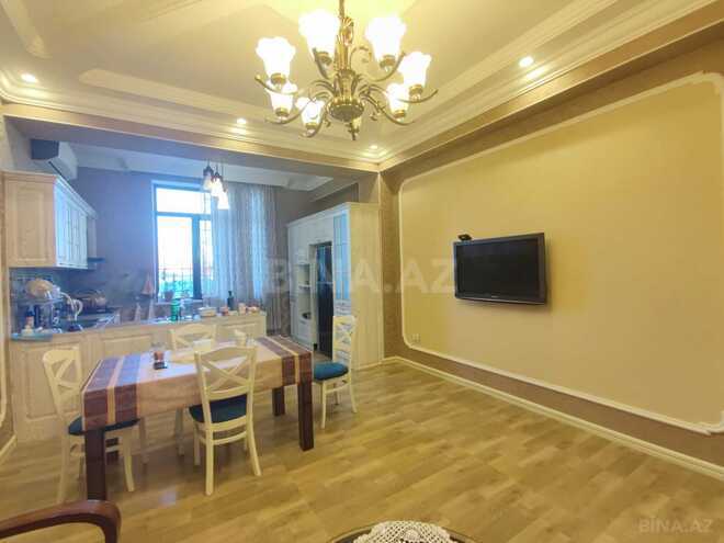 Satılır 9 otaqlı həyət evi/bağ evi 850 m², 9-cu mikrorayon q., photo 4 from 19