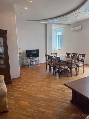 İcarəyə verilir 2 otaqlı yeni tikili 90 m², 28 May m., photo 1 from 13