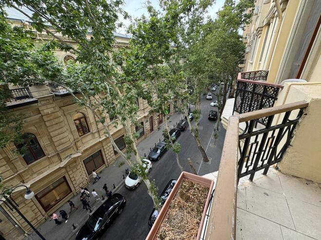 Satılır 2 otaqlı köhnə tikili 40 m², Sahil m., photo 20 from 25