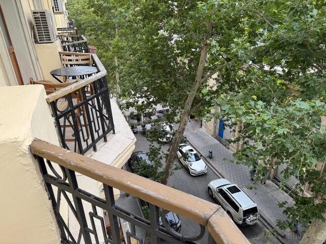Satılır 2 otaqlı köhnə tikili 40 m², Sahil m., photo 21 from 25