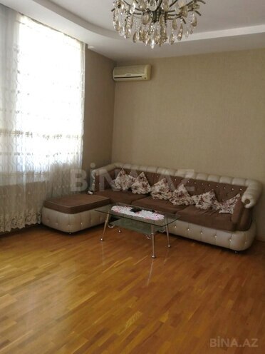 İcarəyə verilir 3 otaqlı köhnə tikili 125 m², 28 May m., photo 1 from 18