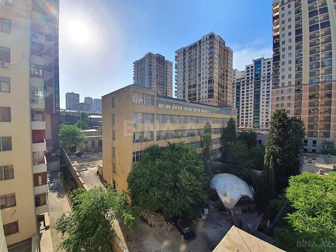 Сдаётся 3-комн. новостройка 135 м², м. Элмляр Академиясы, photo 20 from 23