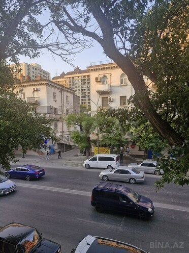 Satılır 2 otaqlı köhnə tikili 60 m², Nəriman Nərimanov m., photo 1 from 13