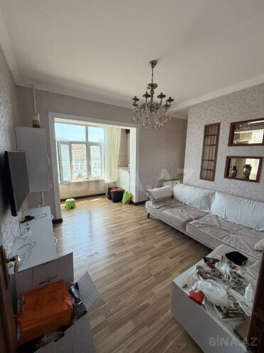 Продаётся 2-комн. вторичка 45 м², м. Иншаатчылар, photo 1 from 16