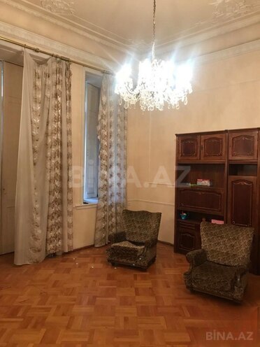 Satılır 3 otaqlı köhnə tikili 106 m², Sahil m., photo 3 from 17