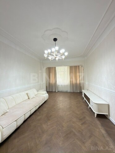 Продаётся 3-комн. новостройка 86 м², м. Низами, photo 1 from 13