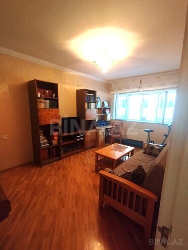 Satılır 4 otaqlı köhnə tikili 110 m², İnşaatçılar m., photo 4 from 29