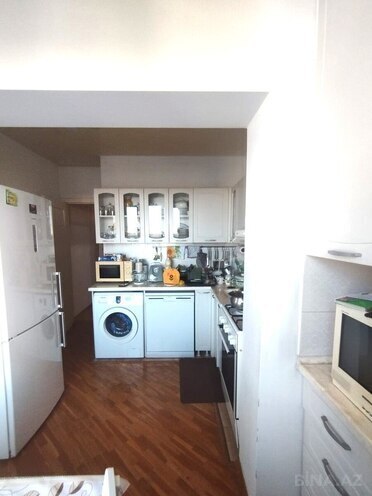 Satılır 4 otaqlı köhnə tikili 110 m², İnşaatçılar m., photo 16 from 29