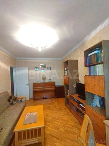 Satılır 4 otaqlı köhnə tikili 110 m², İnşaatçılar m., photo 5 from 29