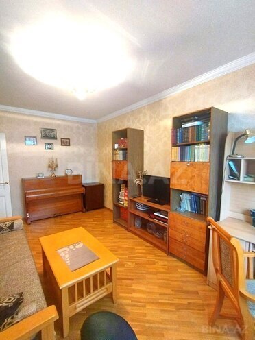 Satılır 4 otaqlı köhnə tikili 110 m², İnşaatçılar m., photo 3 from 29