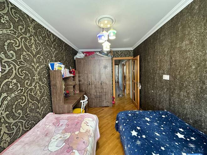 Продаётся 4-комн. вторичка 80 м², м. Нефтчиляр, photo 8 from 18