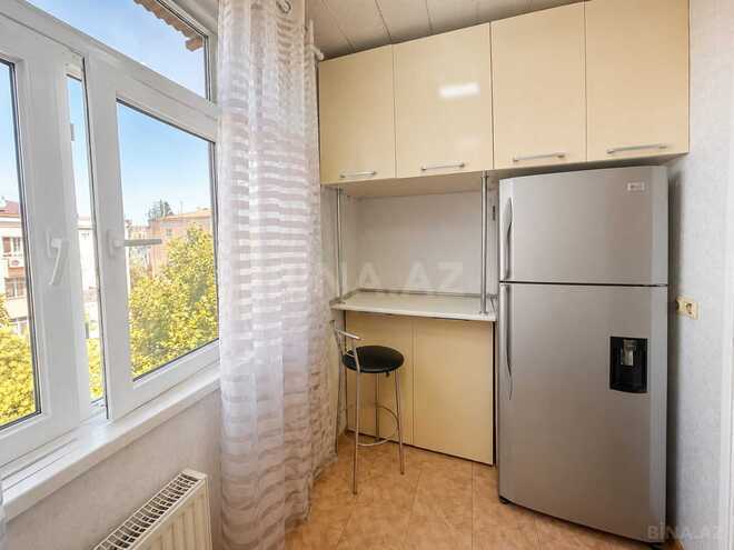 Сдаётся 3-комн. вторичка 50 м², м. Нефтчиляр, photo 8 from 10