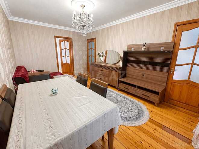 Сдаётся 3-комн. вторичка 50 м², м. Нефтчиляр, photo 3 from 10