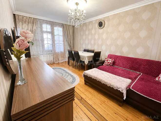 Сдаётся 3-комн. вторичка 50 м², м. Нефтчиляр, photo 1 from 10