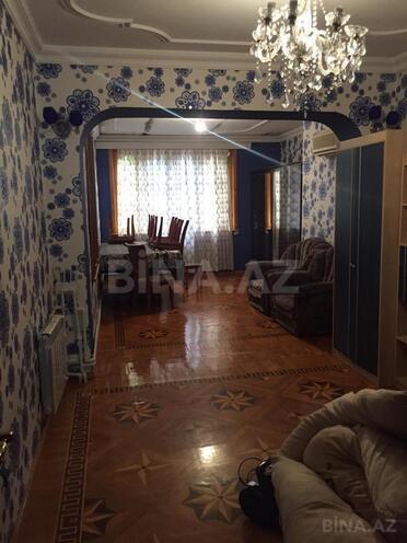 Сдаётся 2-комн. вторичка 68 м², м. Ичеришехер, photo 1 from 12