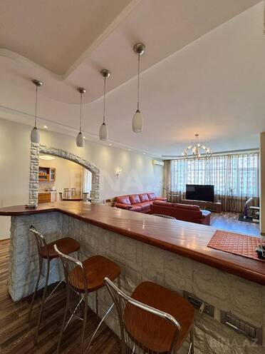 Satılır 4 otaqlı yeni tikili 211 m², 8 Noyabr m., photo 1 from 19