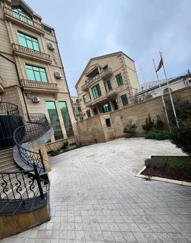 İcarəyə verilir 14 otaqlı həyət evi/bağ evi 900 m², Gənclik m., photo 1 from 24