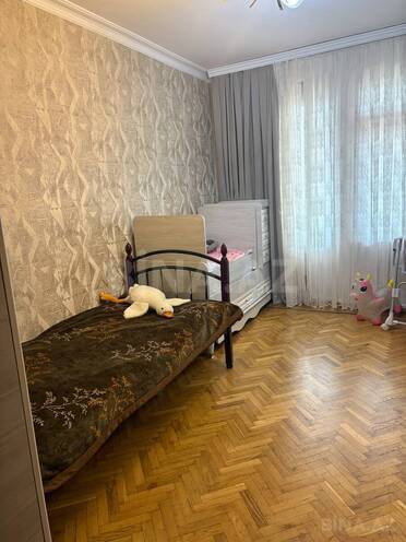 Продаётся 3-комн. вторичка 80 м², м. Нефтчиляр, photo 8 from 16