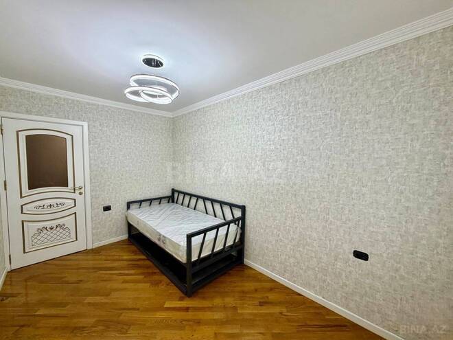 Продаётся 3-комн. вторичка 80 м², м. Нефтчиляр, photo 12 from 18