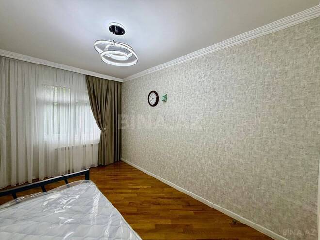 Продаётся 3-комн. вторичка 80 м², м. Нефтчиляр, photo 10 from 18