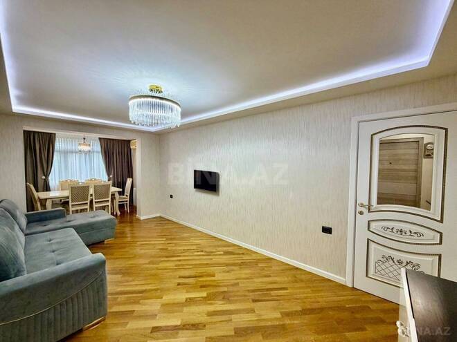 Продаётся 3-комн. вторичка 80 м², м. Нефтчиляр, photo 3 from 18