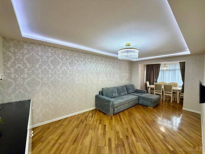 Продаётся 3-комн. вторичка 80 м², м. Нефтчиляр, photo 1 from 18