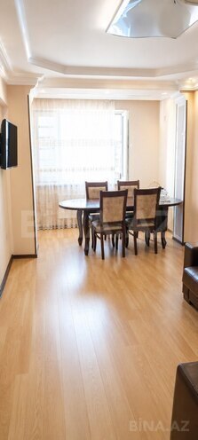 Satılır 2 otaqlı köhnə tikili 65 m², 28 May m., photo 1 from 10