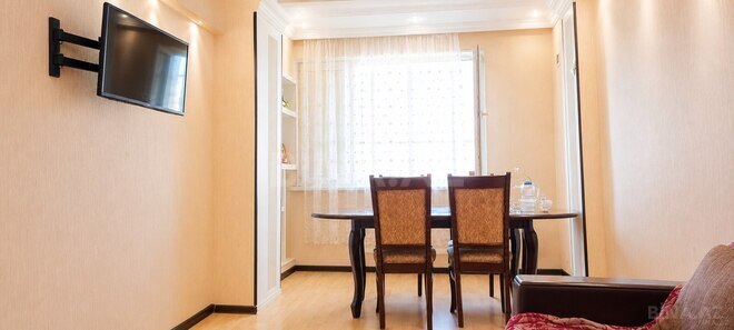 Satılır 2 otaqlı köhnə tikili 65 m², 28 May m., photo 3 from 10