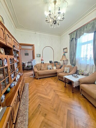 Satılır 3 otaqlı köhnə tikili 70 m², 28 May m., photo 7 from 12