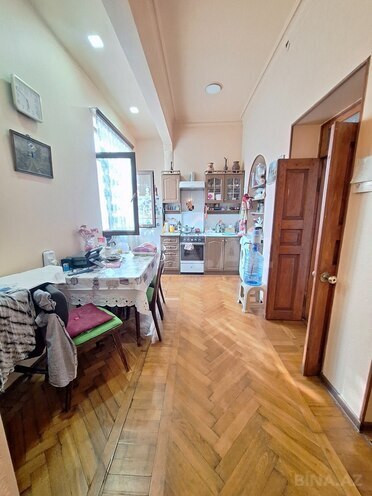 Satılır 3 otaqlı köhnə tikili 70 m², 28 May m., photo 9 from 12