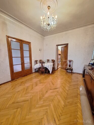 Satılır 3 otaqlı köhnə tikili 70 m², 28 May m., photo 3 from 12