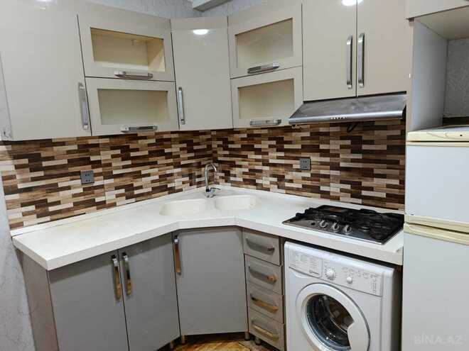Satılır 1 otaqlı köhnə tikili 45 m², İnşaatçılar m., photo 8 from 10