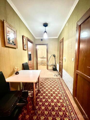 Satılır 4 otaqlı köhnə tikili 126 m², Nəsimi r., photo 12 from 16