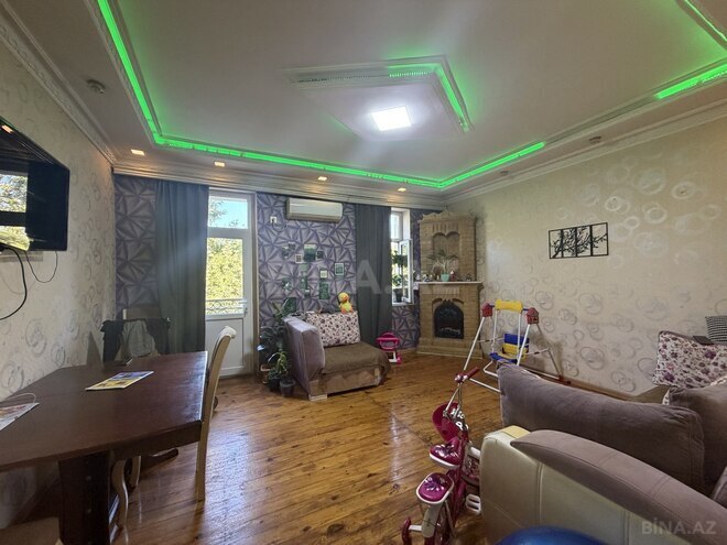 Satılır 3 otaqlı köhnə tikili 65 m², Bakıxanov q., photo 1 from 20