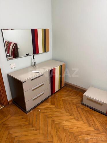 Satılır 3 otaqlı köhnə tikili 65 m², Nizami m., photo 18 from 31
