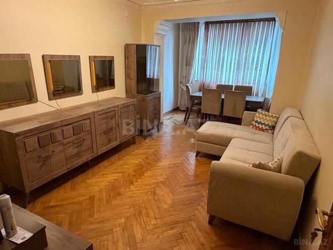 Satılır 3 otaqlı köhnə tikili 65 m², Nizami m., photo 1 from 31